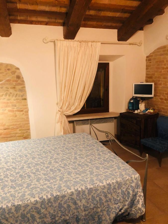 Locanda Delle Fate San Giovanni In Marignano Exterior foto